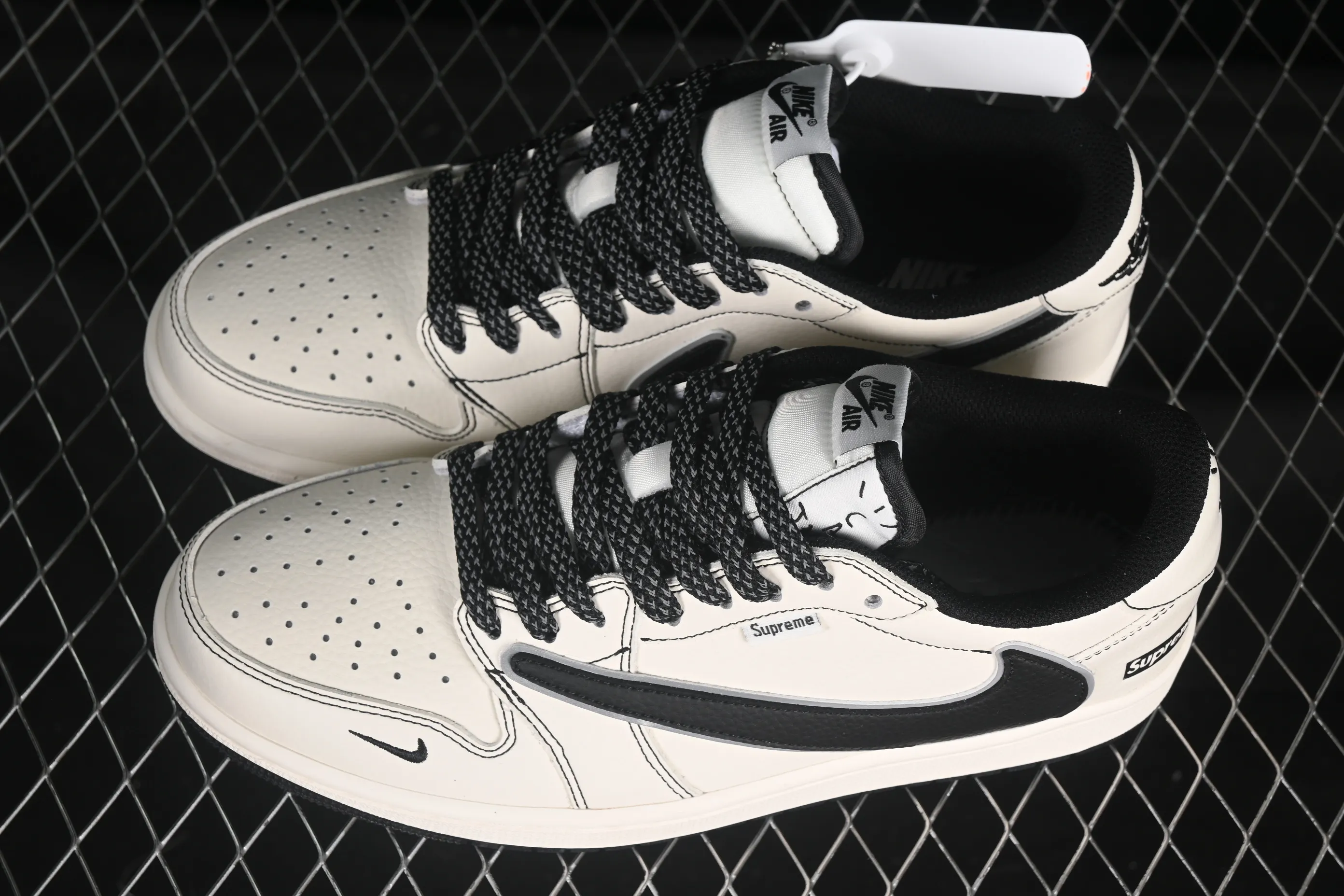All categories Air Jordan Jordan series basketball shoes Air Jordan 1 Low High-end customized low-top sneakers Travis Scott x Fragment Design x Air Jordan 1 Low OG SP AJ1 joint model low-top cultural casual sneakers DH0223-311